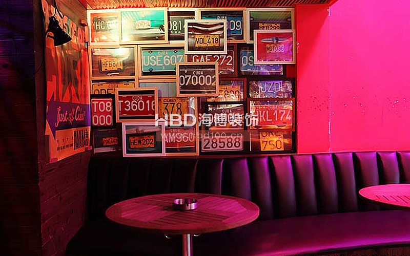 酒吧裝修吧臺(tái)設(shè)計(jì)效果圖.jpg 酒吧裝修吧臺(tái)設(shè)計(jì)效果圖.jpg