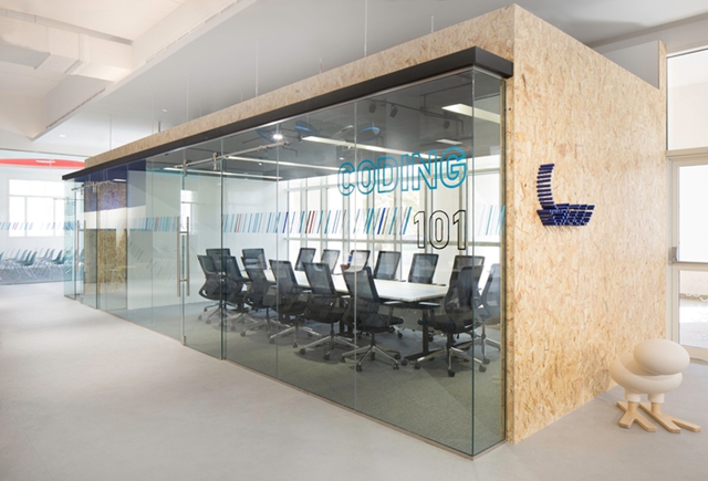 廣州辦公室裝修家具風(fēng)格,廣州裝飾公司,辦公設(shè)計(jì),海博裝飾.jpg 廣州辦公室裝修家具風(fēng)格,廣州裝飾公司,辦公設(shè)計(jì),海博裝飾.jpg