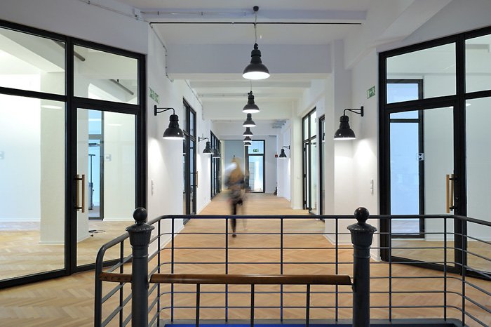 辦公室裝修風(fēng)格,廣州裝飾公司,冷色調(diào)辦公室設(shè)計(jì),海博裝飾.jpg 辦公室裝修風(fēng)格,廣州裝飾公司,冷色調(diào)辦公室設(shè)計(jì),海博裝飾.jpg